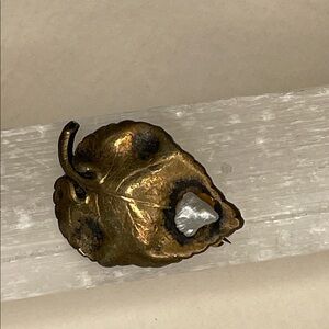 Vintage Tiny Stamped Sterling Silver Gold Plated Leaf Brooch with Pearl